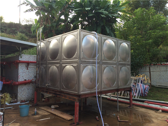 不銹鋼水箱放在樓頂也要做基礎嗎？